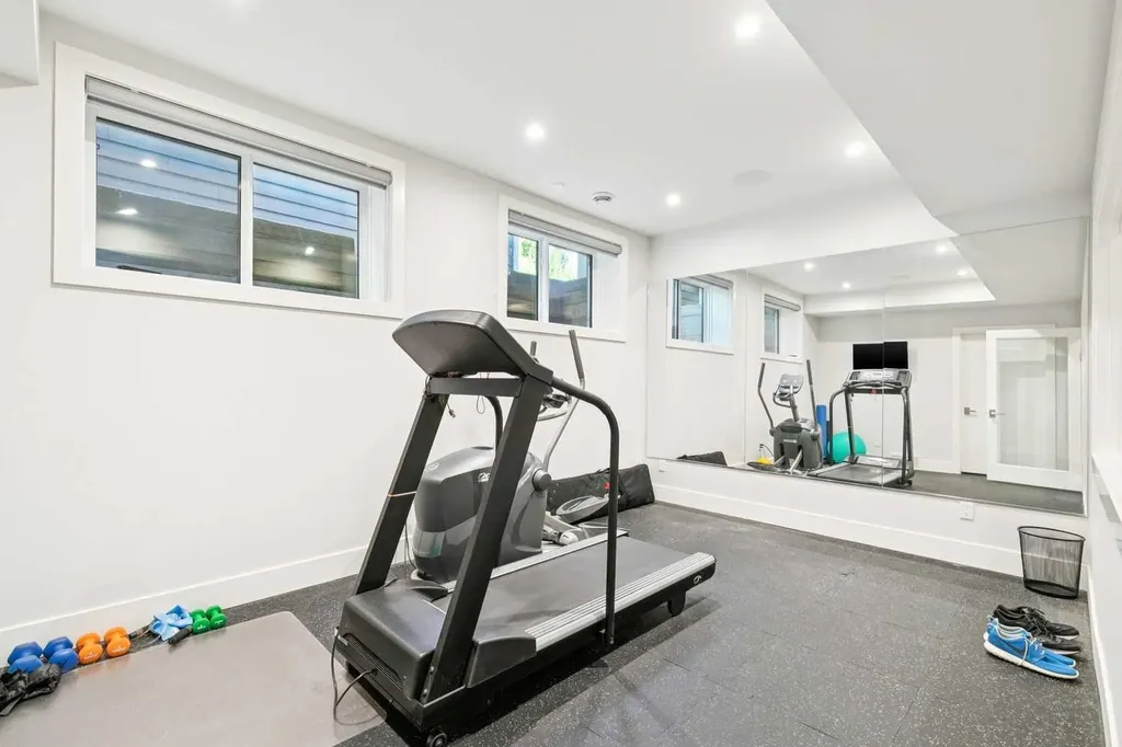 6626 Bow Crescent NW Calgary AB T3B 2B9