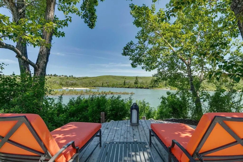 6626 Bow Crescent NW Calgary AB T3B 2B9
