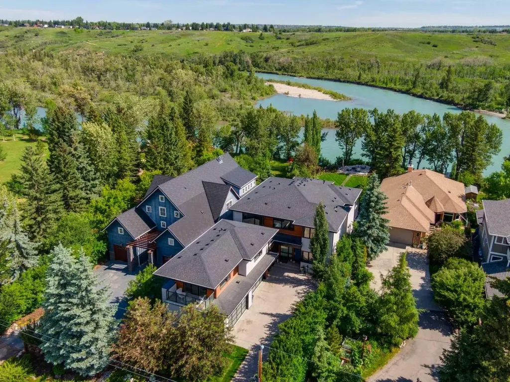 6626 Bow Crescent NW Calgary AB T3B 2B9
