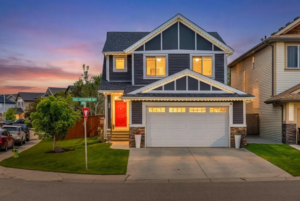 141 Copperpond Bay SE Calgary AB T2Z0R2