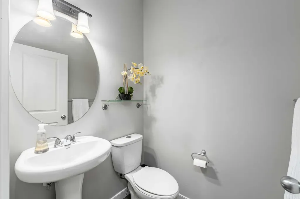141 Copperpond Bay SE Calgary AB T2Z0R2