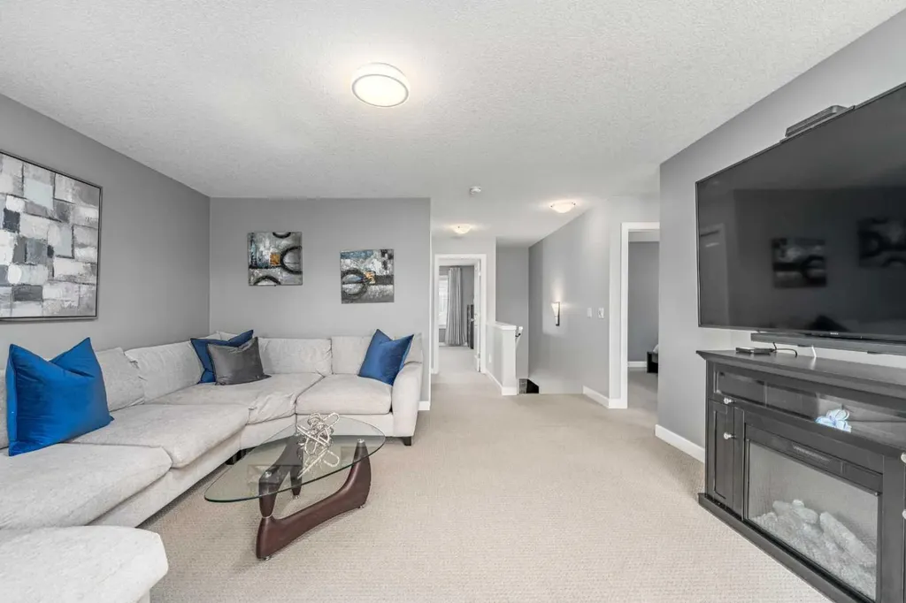 141 Copperpond Bay SE Calgary AB T2Z0R2