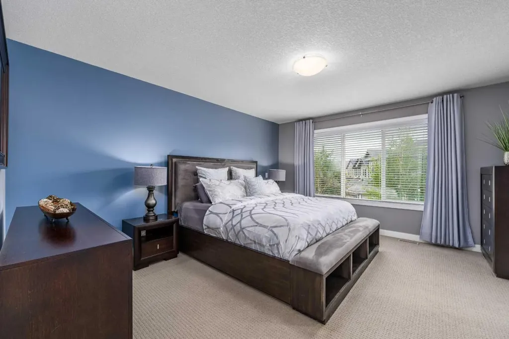 141 Copperpond Bay SE Calgary AB T2Z0R2