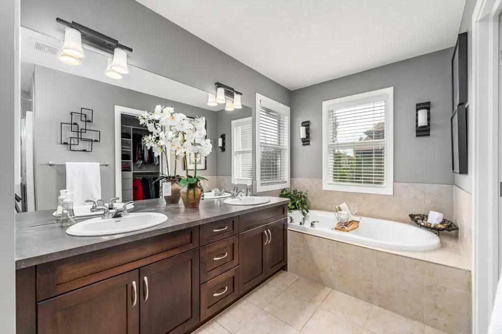 141 Copperpond Bay SE Calgary AB T2Z0R2