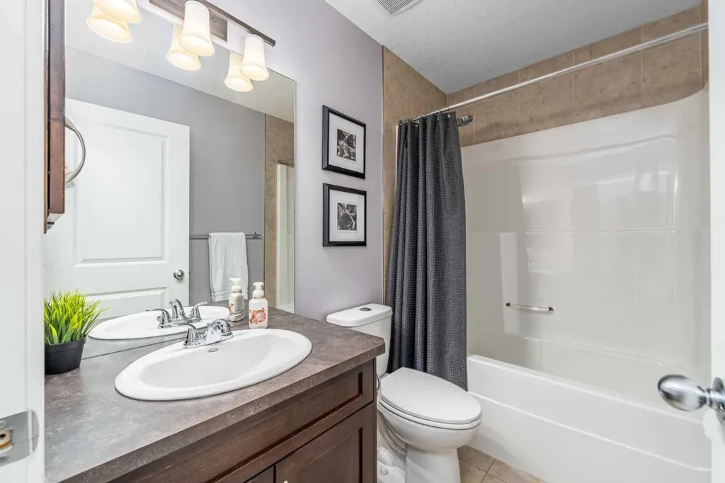 141 Copperpond Bay SE Calgary AB T2Z0R2