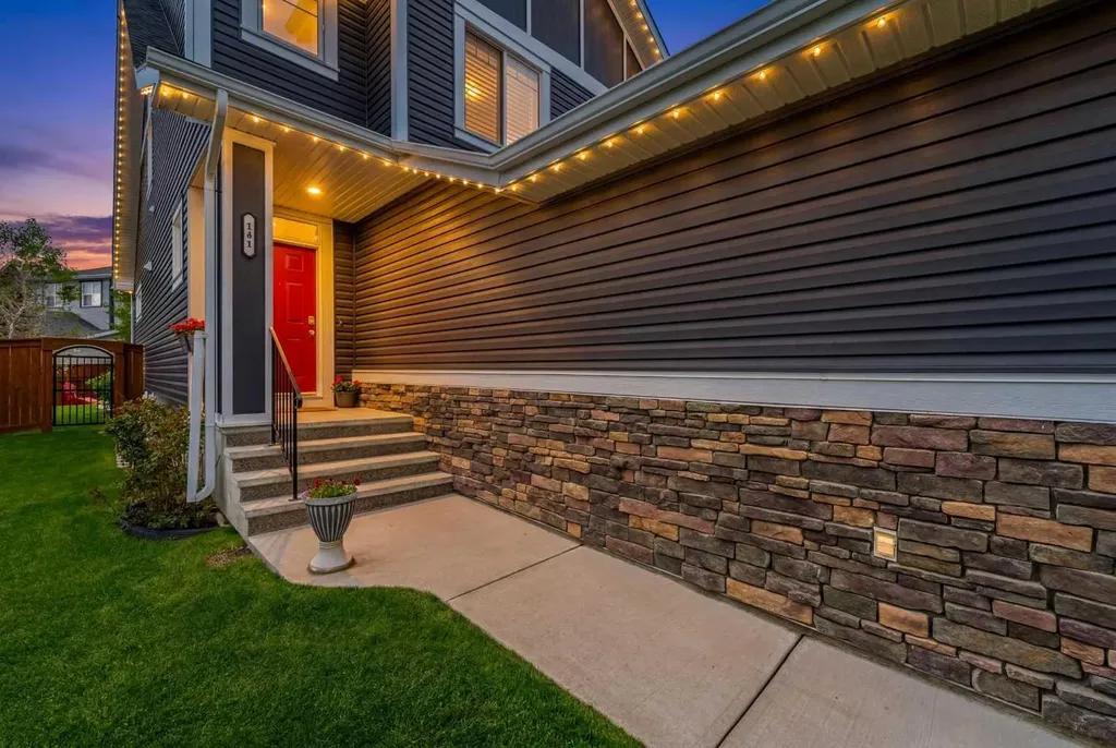 141 Copperpond Bay SE Calgary AB T2Z0R2