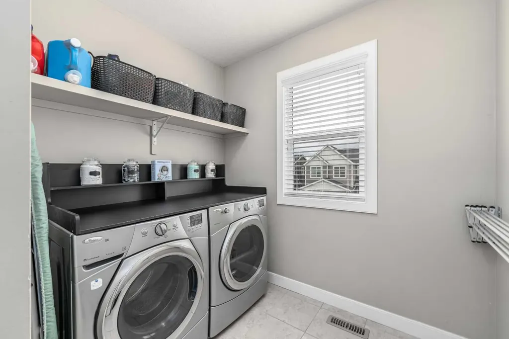141 Copperpond Bay SE Calgary AB T2Z0R2