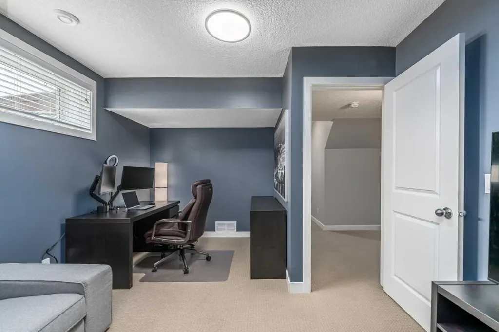 141 Copperpond Bay SE Calgary AB T2Z0R2