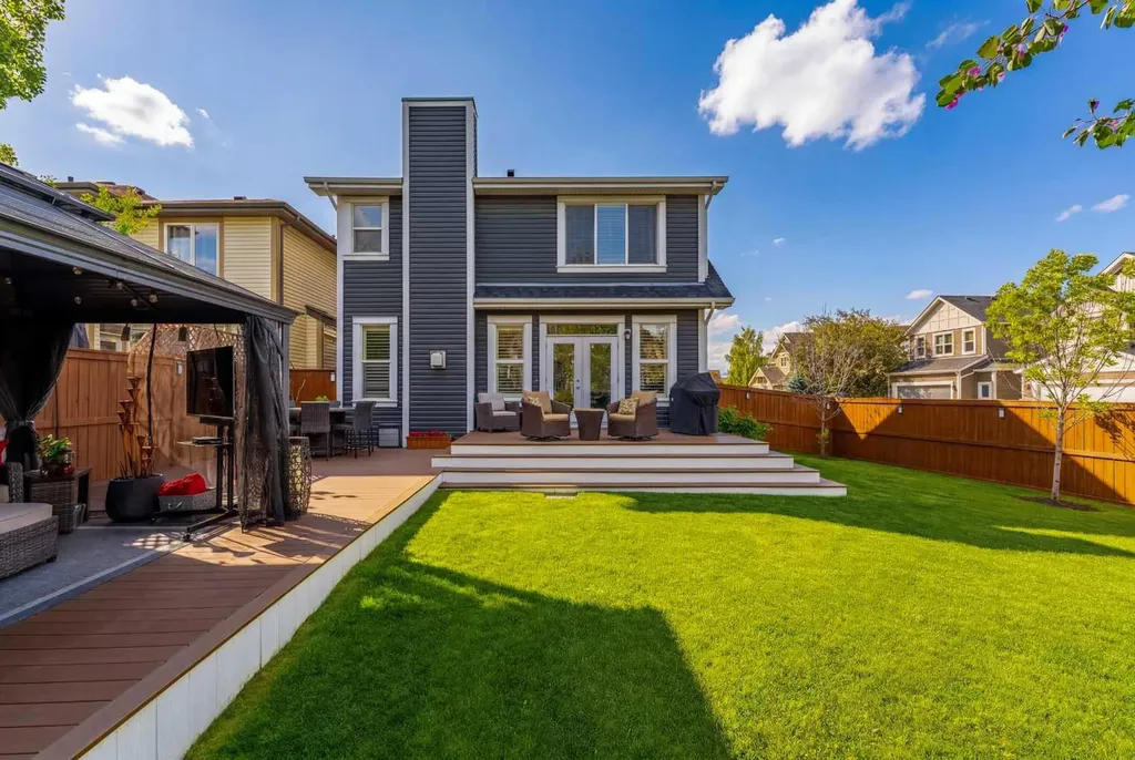 141 Copperpond Bay SE Calgary AB T2Z0R2