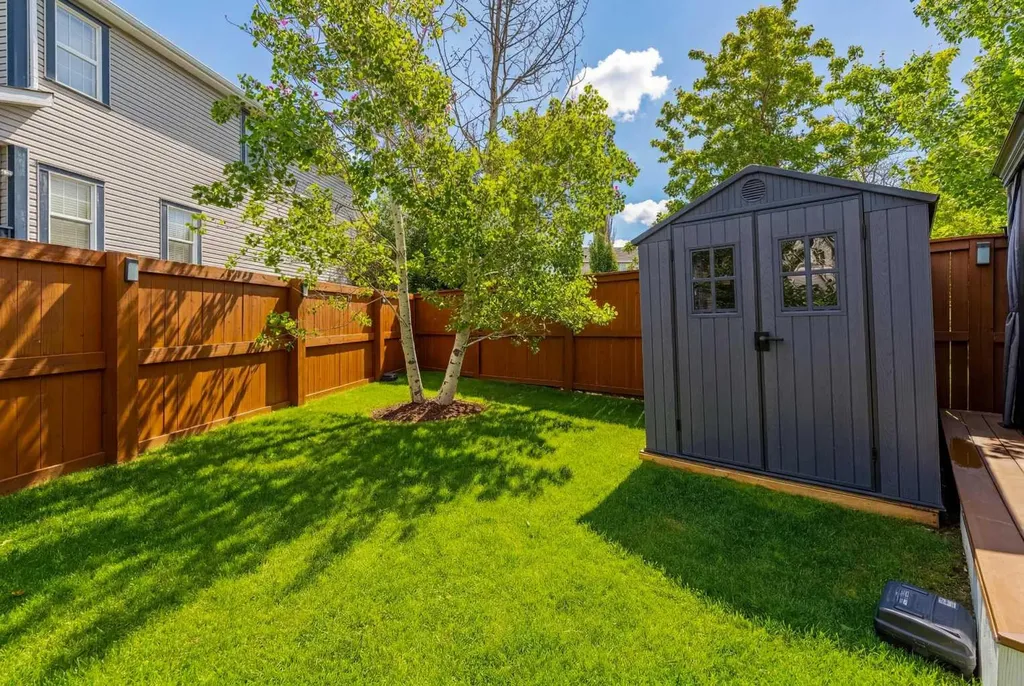 141 Copperpond Bay SE Calgary AB T2Z0R2