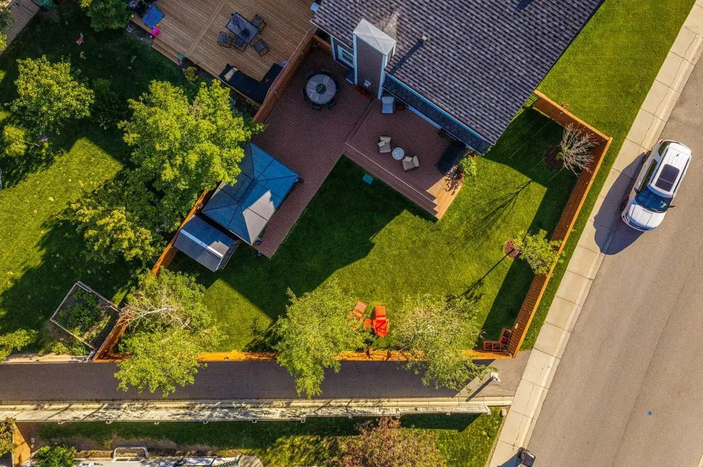 141 Copperpond Bay SE Calgary AB T2Z0R2