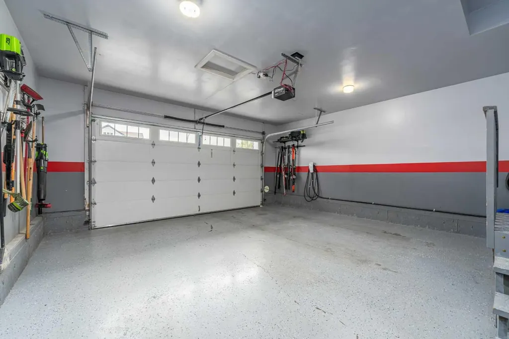 141 Copperpond Bay SE Calgary AB T2Z0R2