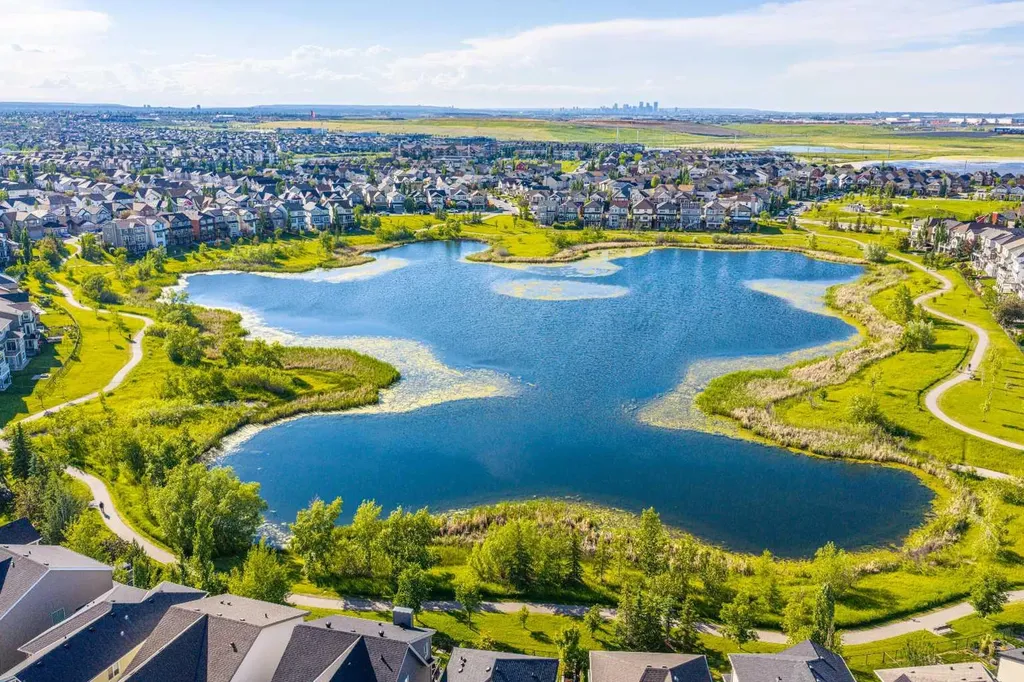 141 Copperpond Bay SE Calgary AB T2Z0R2