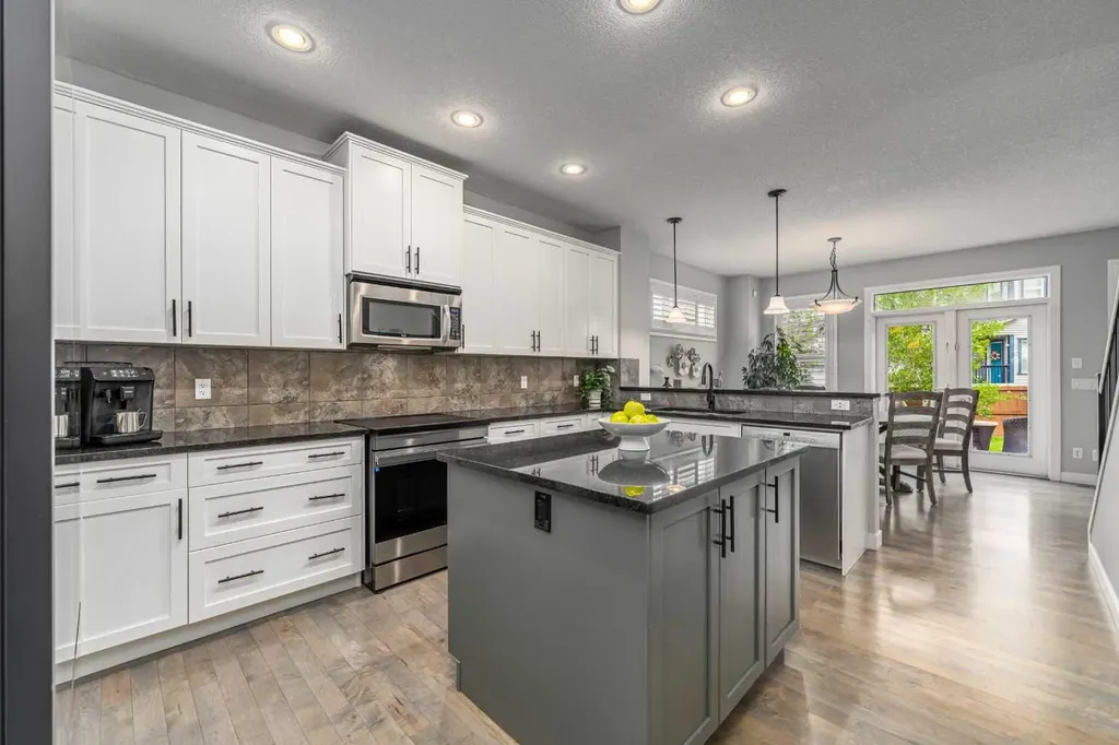 141 Copperpond Bay SE Calgary AB T2Z0R2