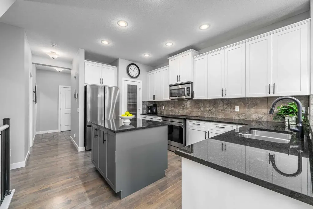 141 Copperpond Bay SE Calgary AB T2Z0R2