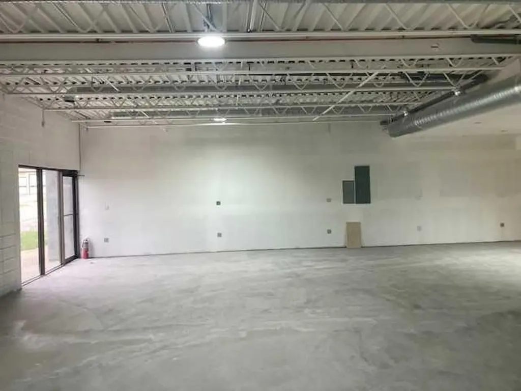 9801, 9803, 9805 105 Street Grande Prairie AB T8V 4Y8