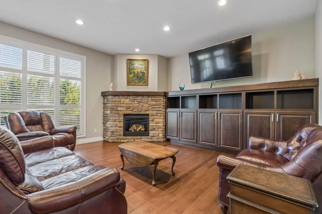 16 Wycliffe Mews Rural Rocky View County AB T3J0c9