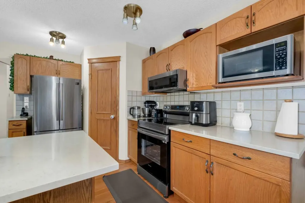373 Bridlewood Avenue SW Calgary AB T2Y 4H5