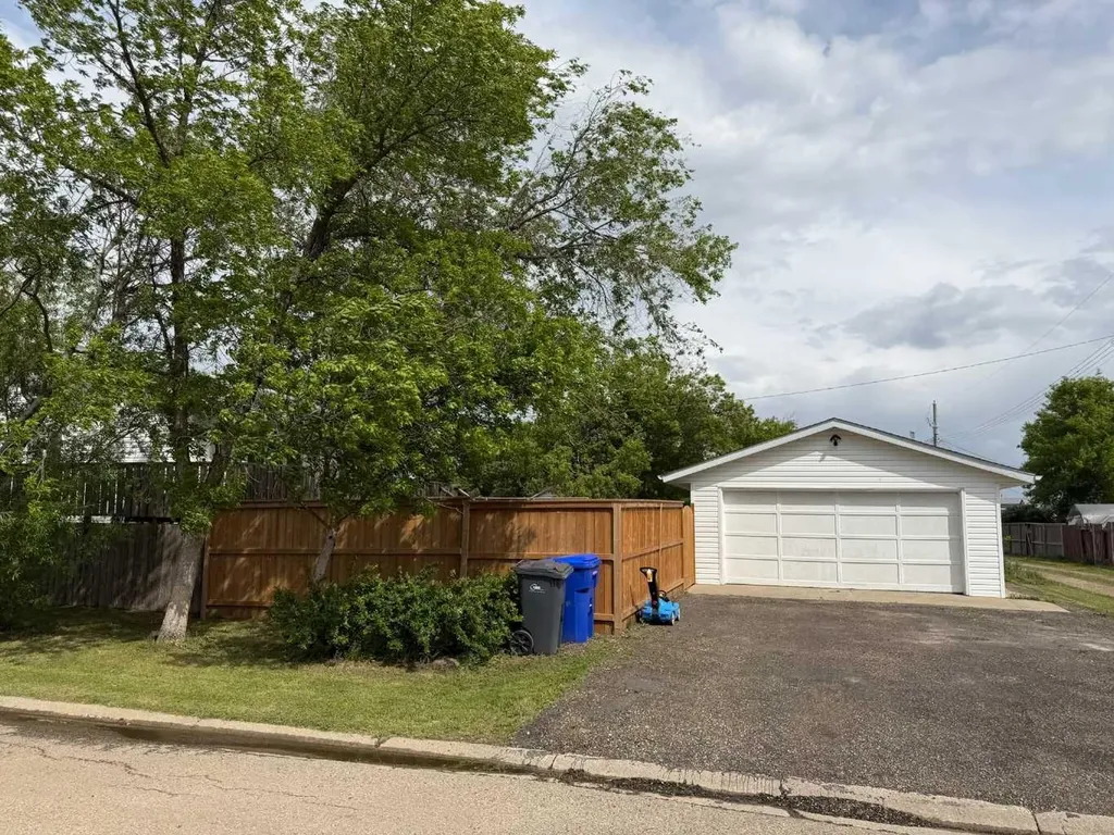 5126 Norfolk Avenue Coronation AB T0C 1C0