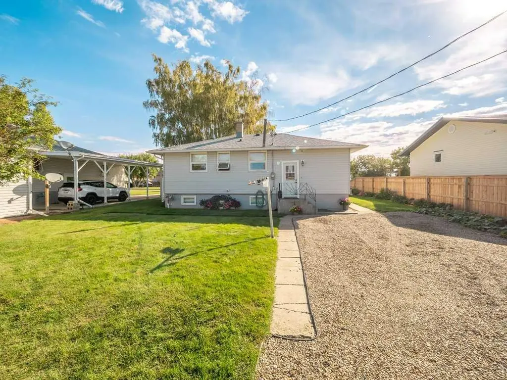 107 9 Street N Vauxhall AB T0K 2K0