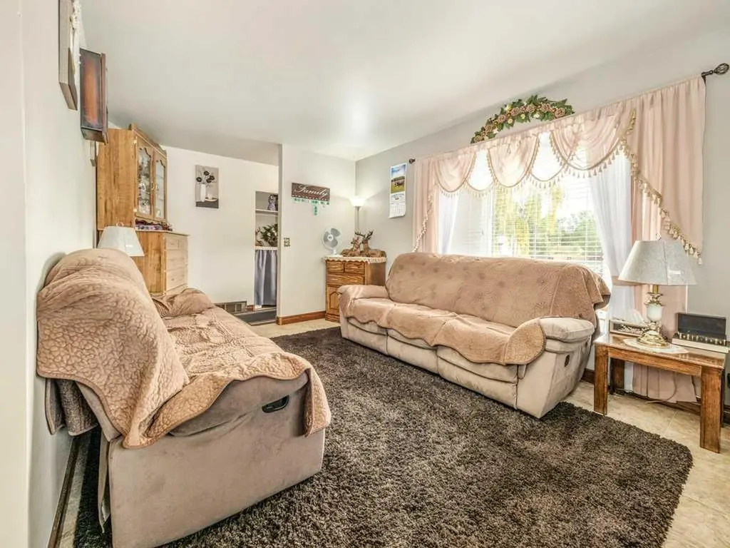 107 9 Street N Vauxhall AB T0K 2K0