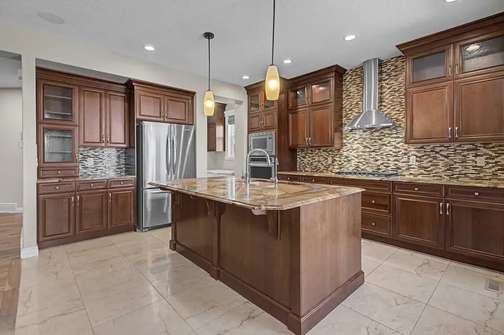258 Mahogany Place SE Calgary AB T3M 1W3