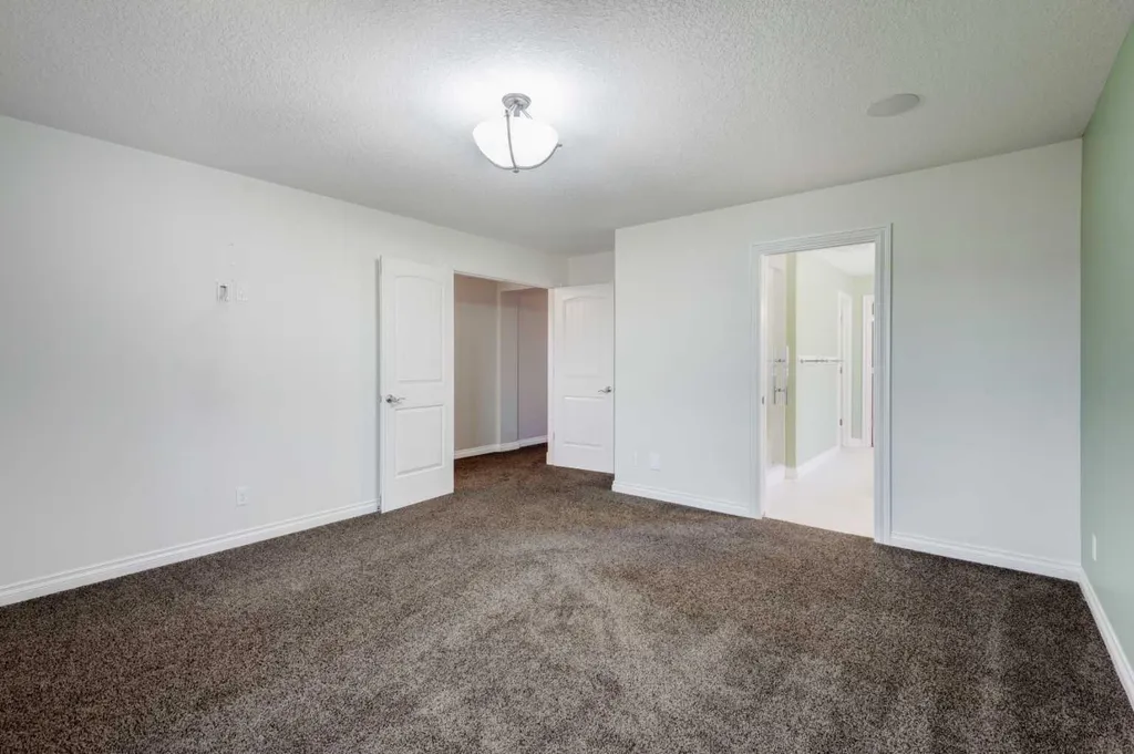 258 Mahogany Place SE Calgary AB T3M 1W3