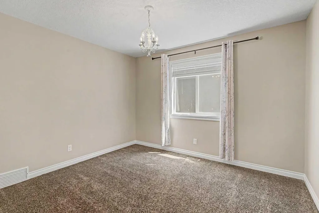 258 Mahogany Place SE Calgary AB T3M 1W3