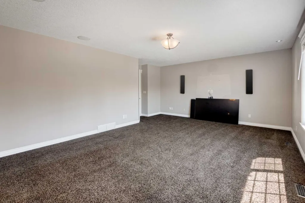 258 Mahogany Place SE Calgary AB T3M 1W3