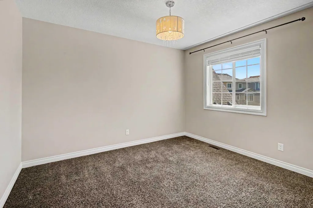 258 Mahogany Place SE Calgary AB T3M 1W3