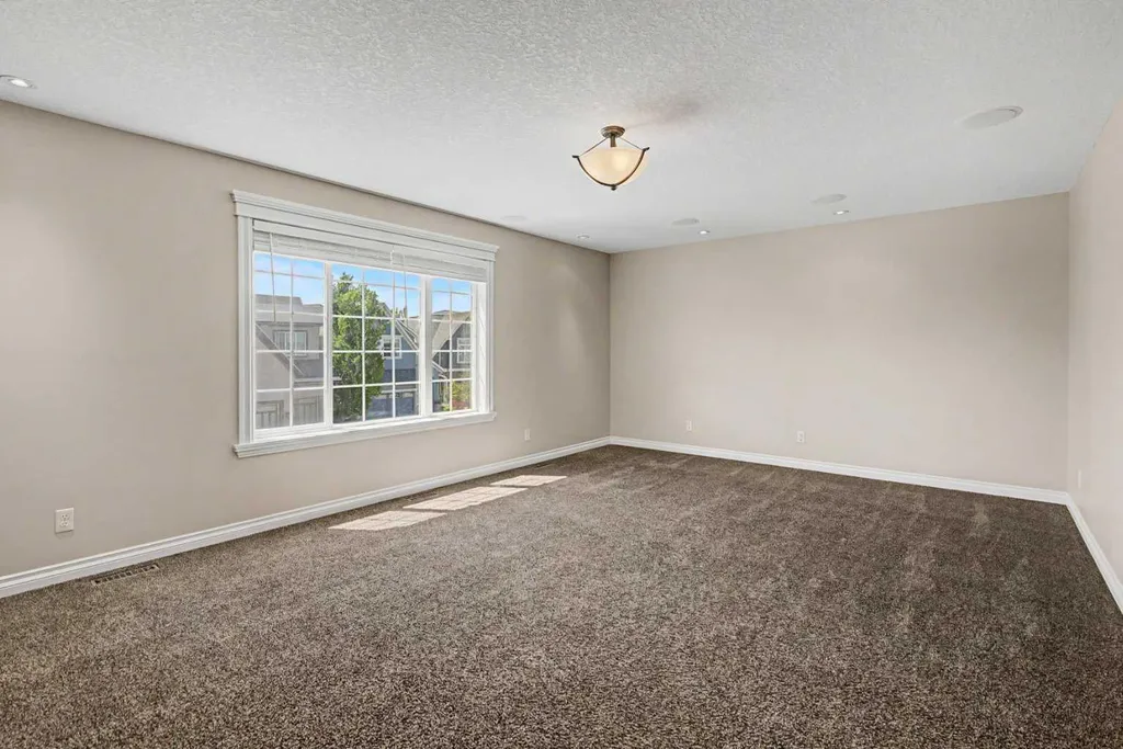 258 Mahogany Place SE Calgary AB T3M 1W3