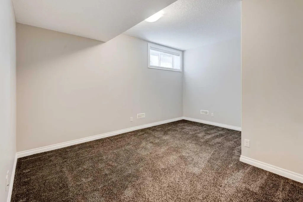 258 Mahogany Place SE Calgary AB T3M 1W3