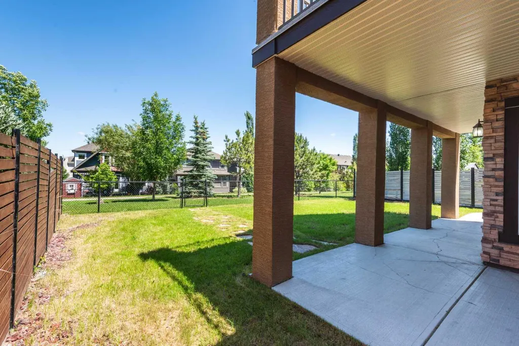 258 Mahogany Place SE Calgary AB T3M 1W3