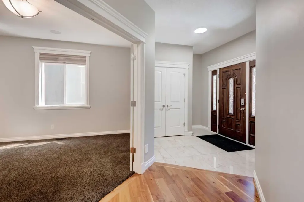 258 Mahogany Place SE Calgary AB T3M 1W3