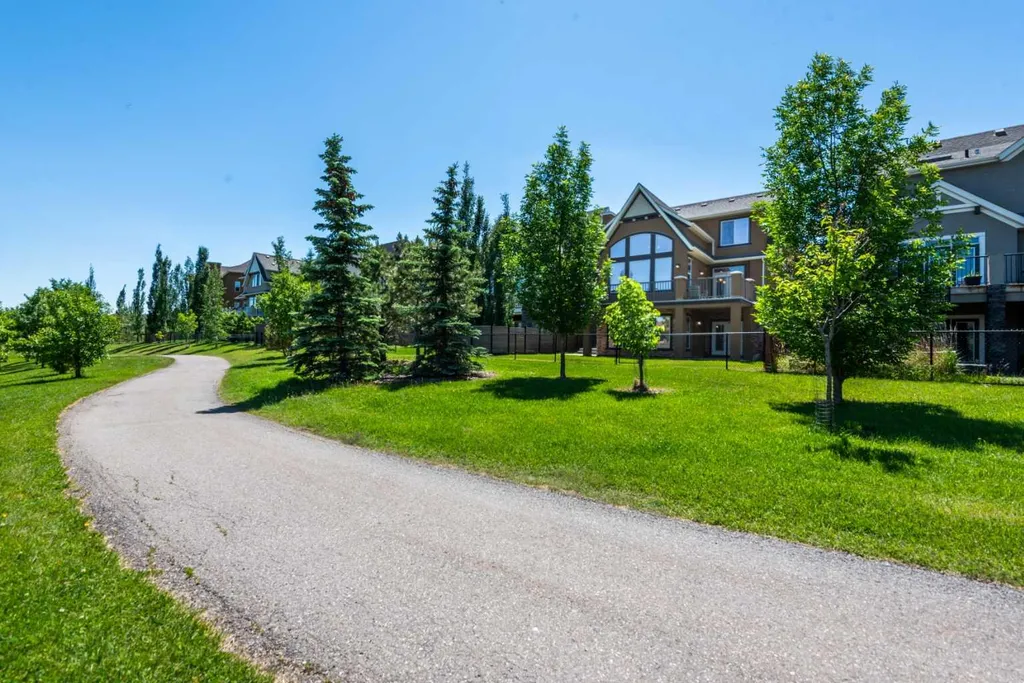 258 Mahogany Place SE Calgary AB T3M 1W3