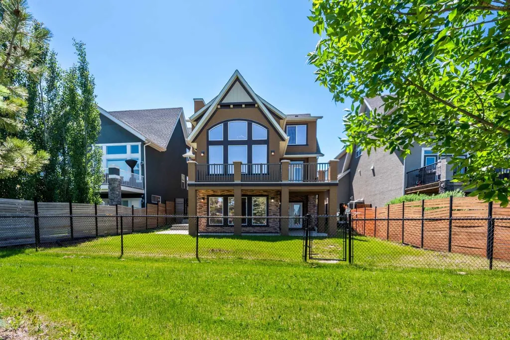 258 Mahogany Place SE Calgary AB T3M 1W3