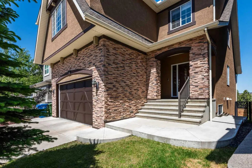 258 Mahogany Place SE Calgary AB T3M 1W3