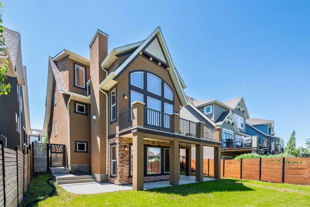 258 Mahogany Place SE Calgary AB T3M 1W3