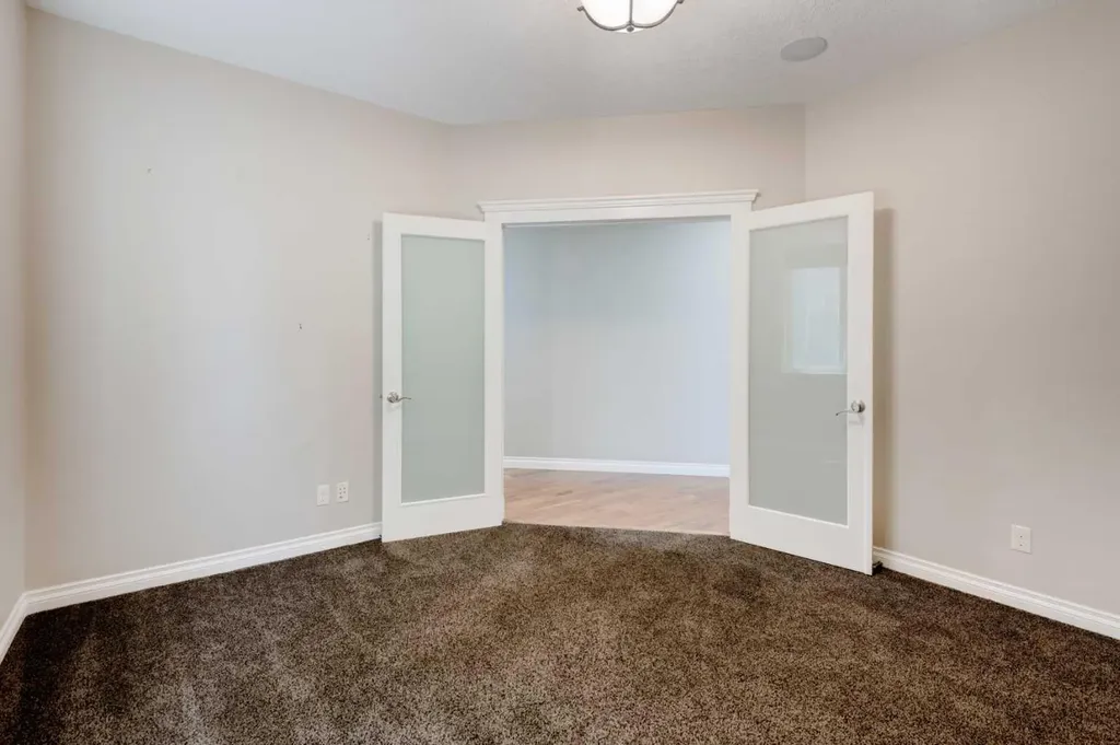 258 Mahogany Place SE Calgary AB T3M 1W3