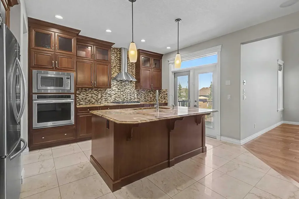 258 Mahogany Place SE Calgary AB T3M 1W3