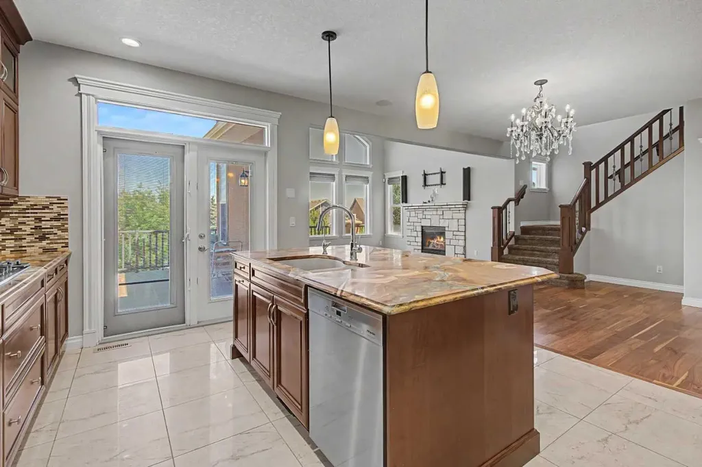 258 Mahogany Place SE Calgary AB T3M 1W3