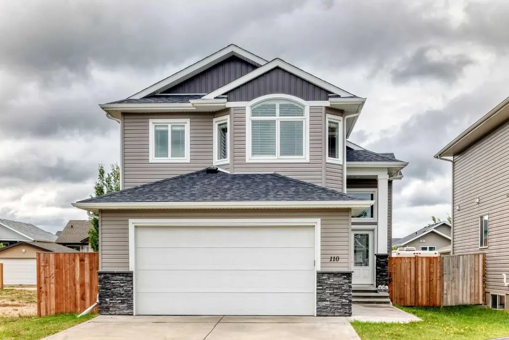 110 Cedar Square Blackfalds AB T4M0B4