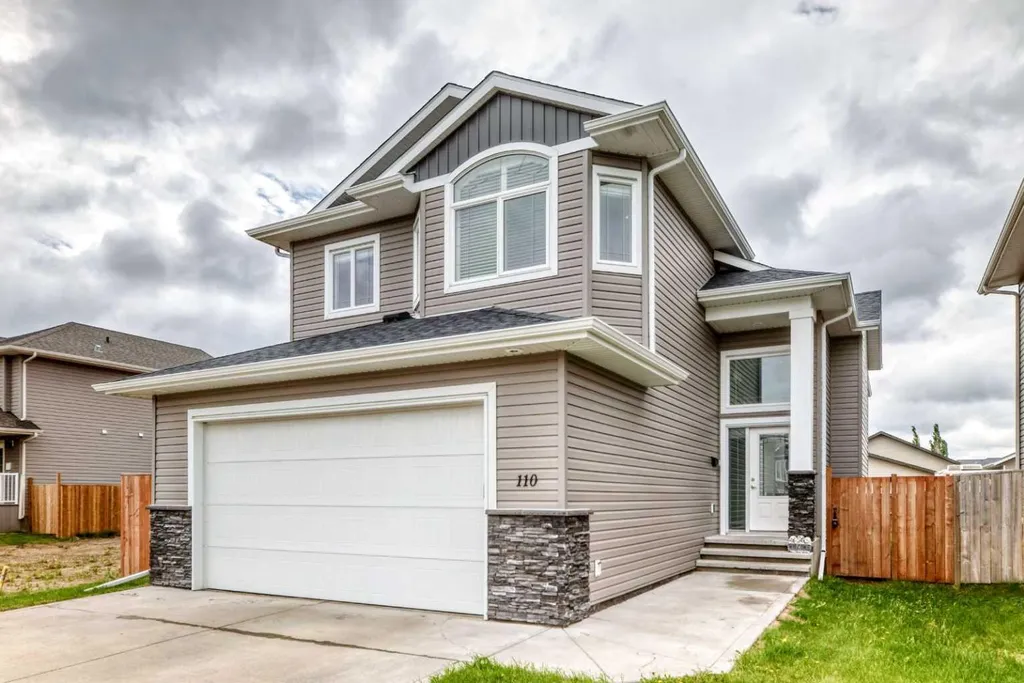 110 Cedar Square Blackfalds AB T4M0B4