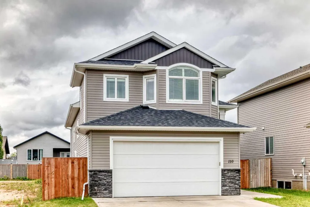 110 Cedar Square Blackfalds AB T4M0B4