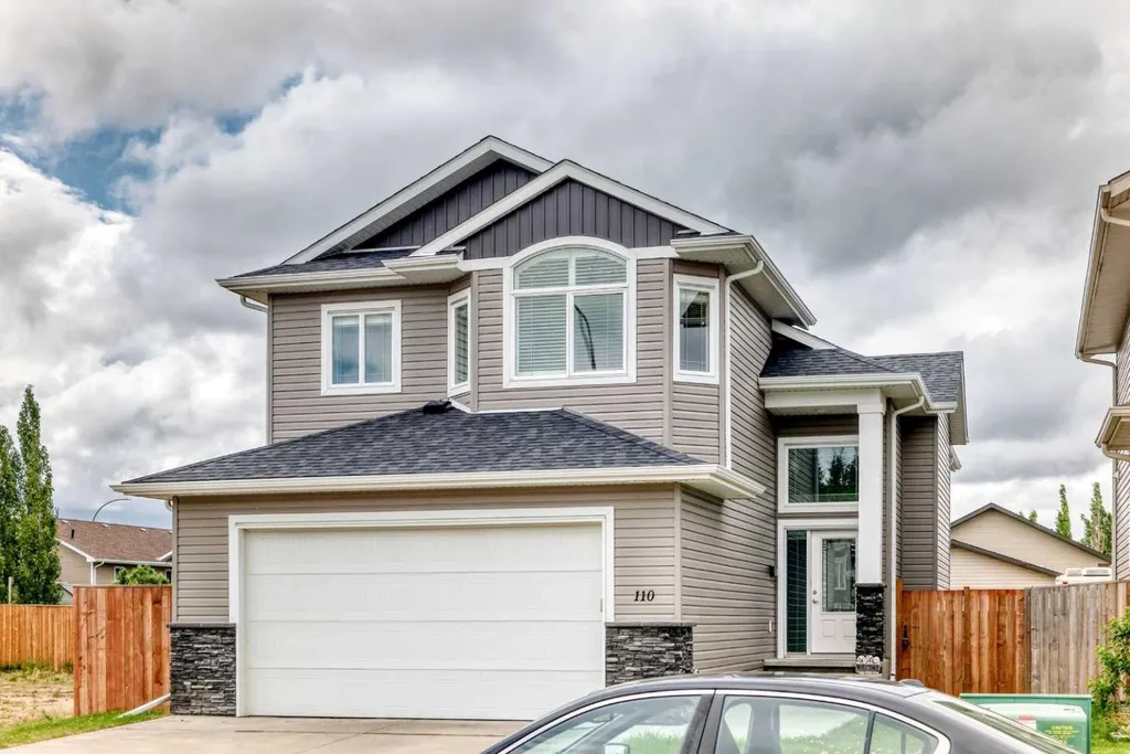 110 Cedar Square Blackfalds AB T4M0B4
