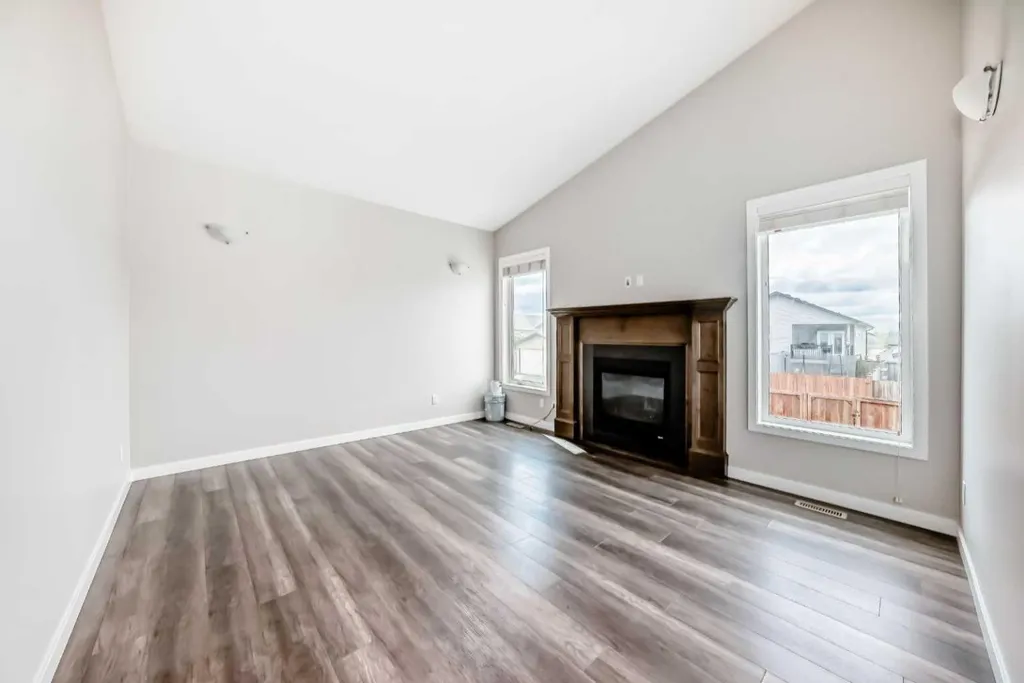 110 Cedar Square Blackfalds AB T4M0B4