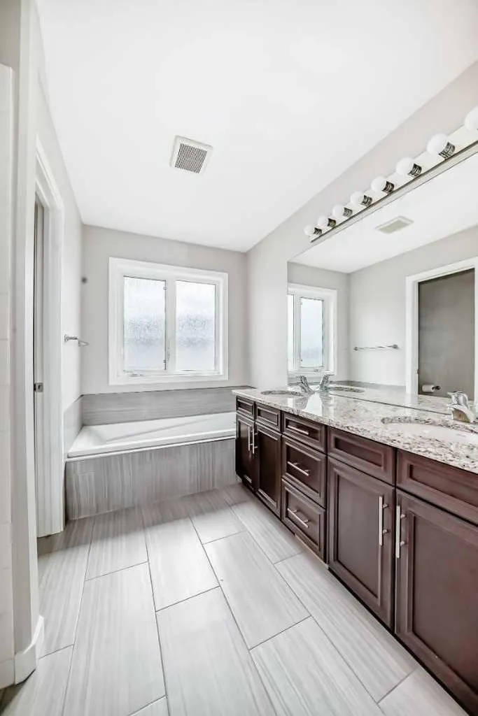 110 Cedar Square Blackfalds AB T4M0B4
