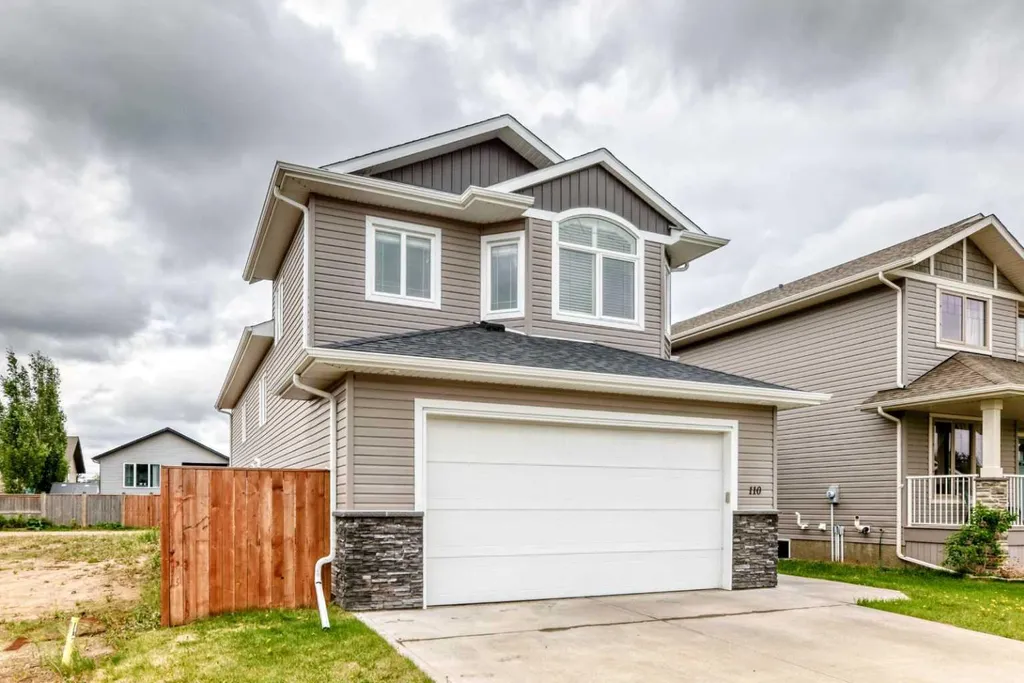110 Cedar Square Blackfalds AB T4M0B4