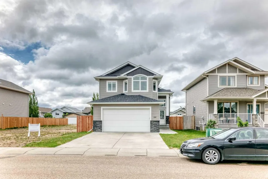 110 Cedar Square Blackfalds AB T4M0B4
