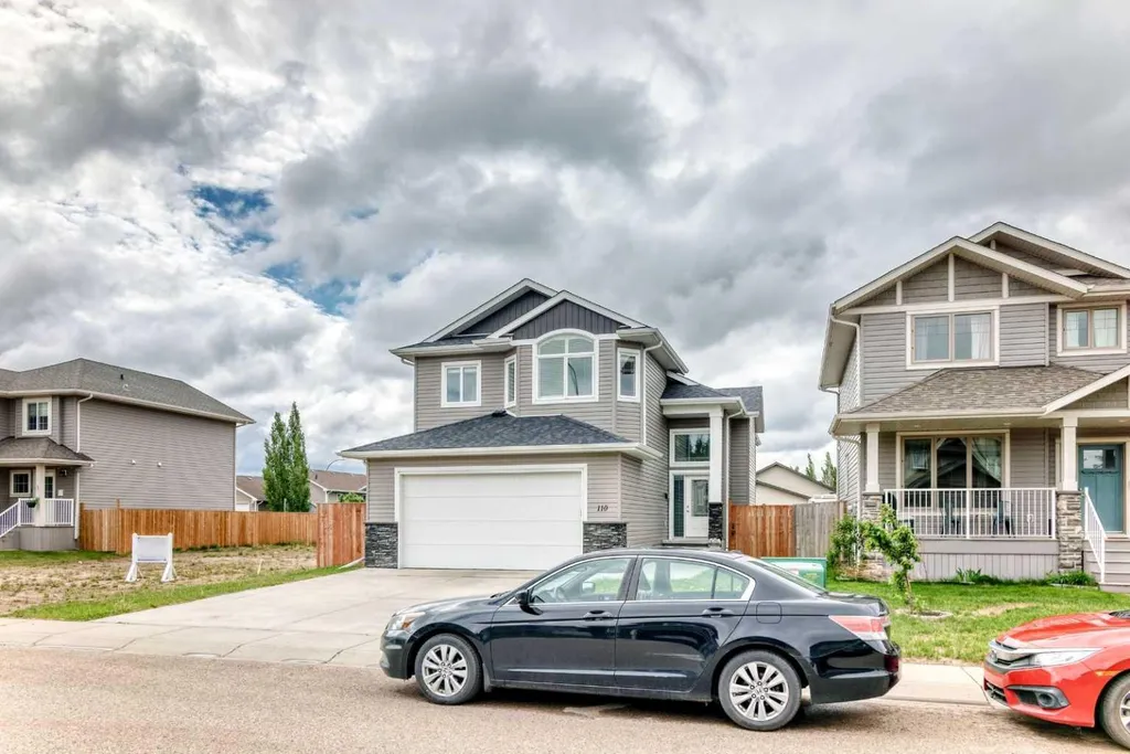 110 Cedar Square Blackfalds AB T4M0B4